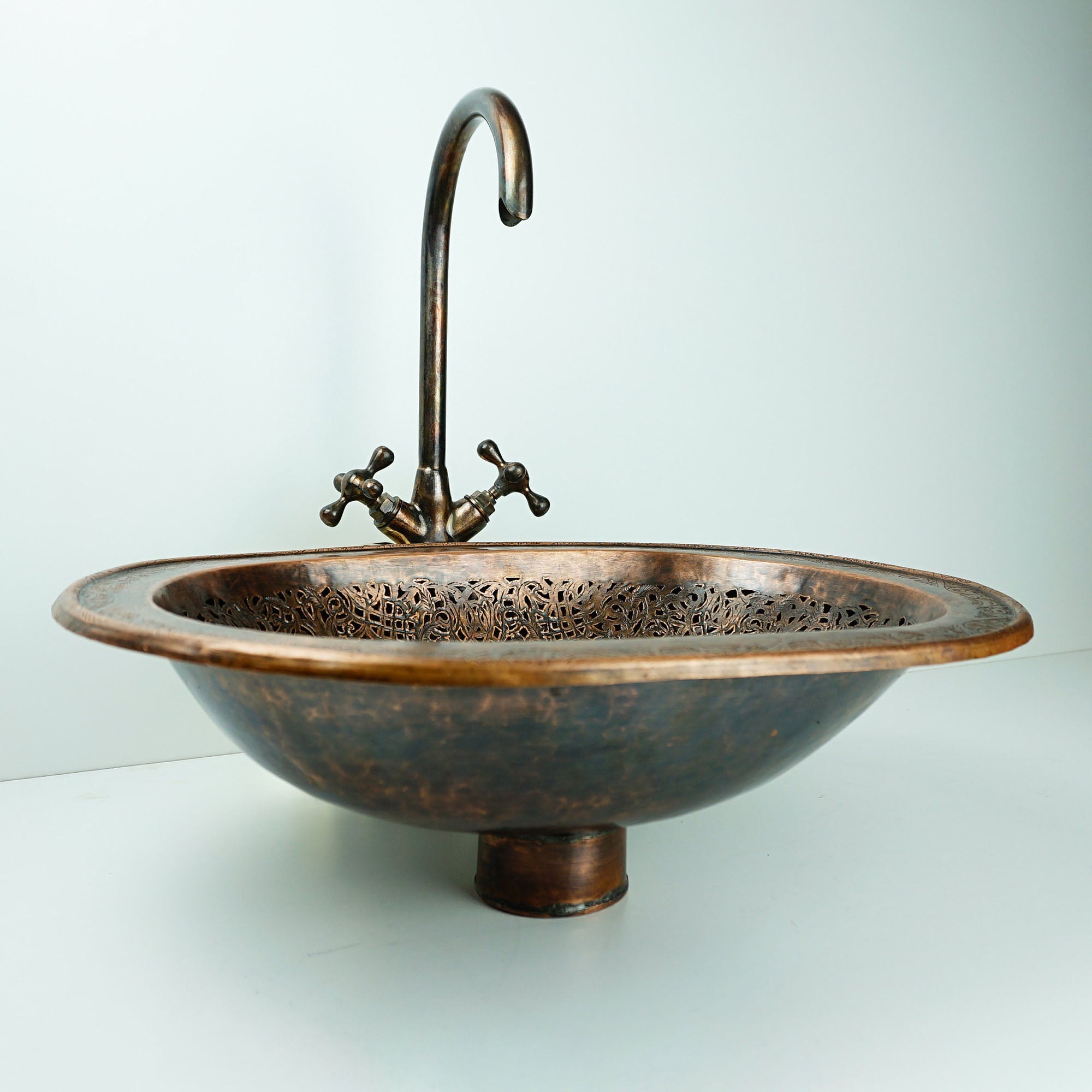 Oil Rubbed Bronze Bathroom Sink Faucet, Brass Bathroom Faucet with luxurious patina