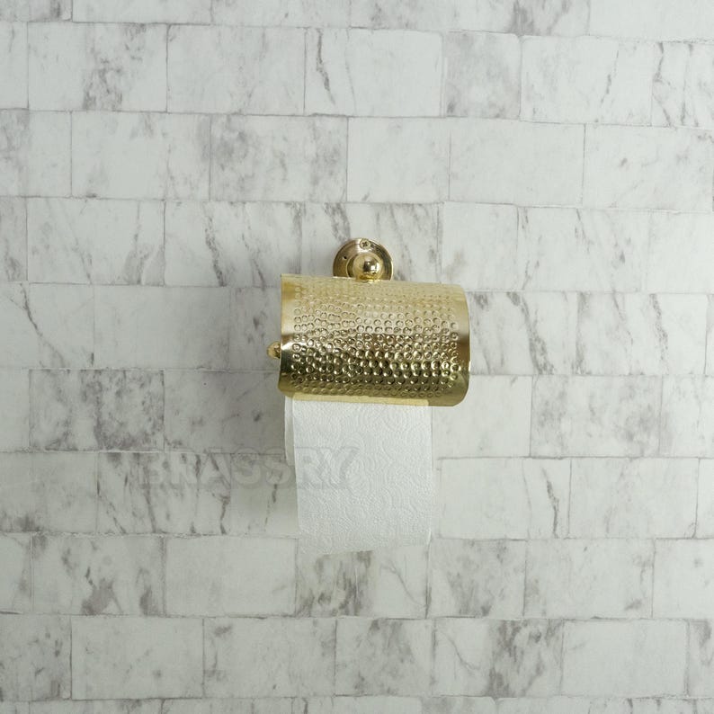 Luxury Brass Toilet Paper Holder – Modern Wall Mount Bathroom Fixture – Polished Gold Finish – Minimalist Hotel Style Bathroom Decor
