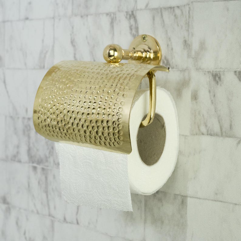 Luxury Brass Toilet Paper Holder – Modern Wall Mount Bathroom Fixture – Polished Gold Finish – Minimalist Hotel Style Bathroom Decor
